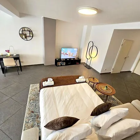 Well-appointed 2br Flat With Terrace&parking-hol127 לוקסמבורג