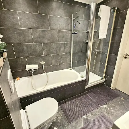 アパート Well-appointed 2br Flat With Terrace&parking-hol127