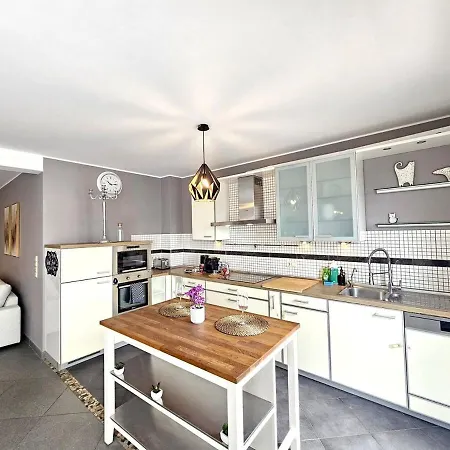 Well-appointed 2br Flat With Terrace&parking-hol127 לוקסמבורג
