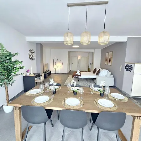 דירה Well-appointed 2br Flat With Terrace&parking-hol127 *