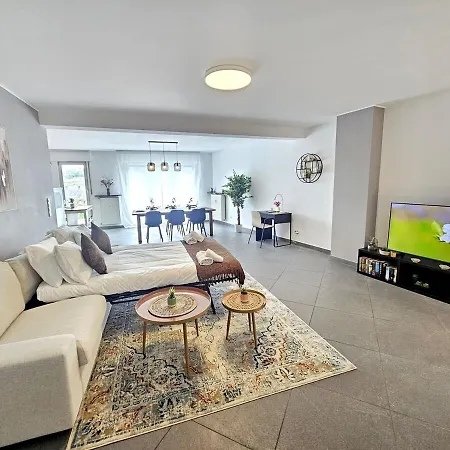 Well-appointed 2br Flat With Terrace&parking-hol127