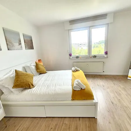 Апартаменты Well-appointed 2br Flat With Terrace&parking-hol127
