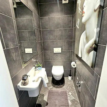 Well-appointed 2br Flat With Terrace&parking-hol127 לוקסמבורג