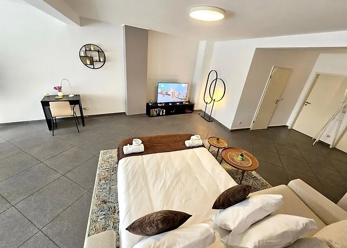 Well-appointed 2br Flat With Terrace&parking-hol127 Luxemburgo