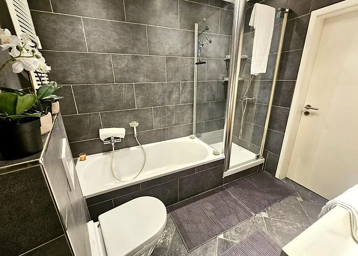 Apartment Well-appointed 2br Flat With Terrace&parking-hol127