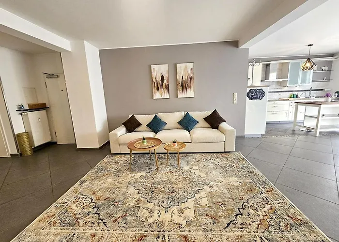 Well-appointed 2br Flat With Terrace&parking-hol127 Apartment *