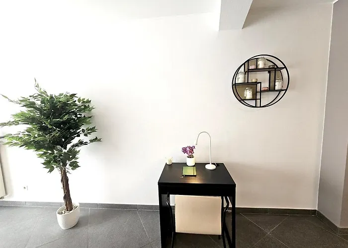 Well-appointed 2br Flat With Terrace&parking-hol127 Luxemburgo