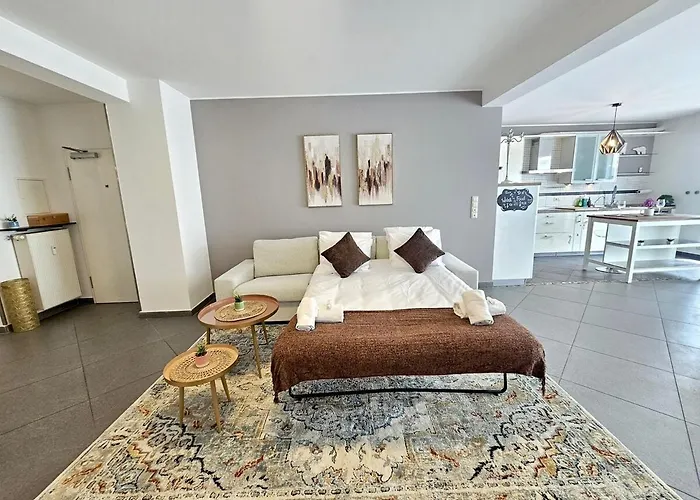 Well-appointed 2br Flat With Terrace&parking-hol127 Apartment *