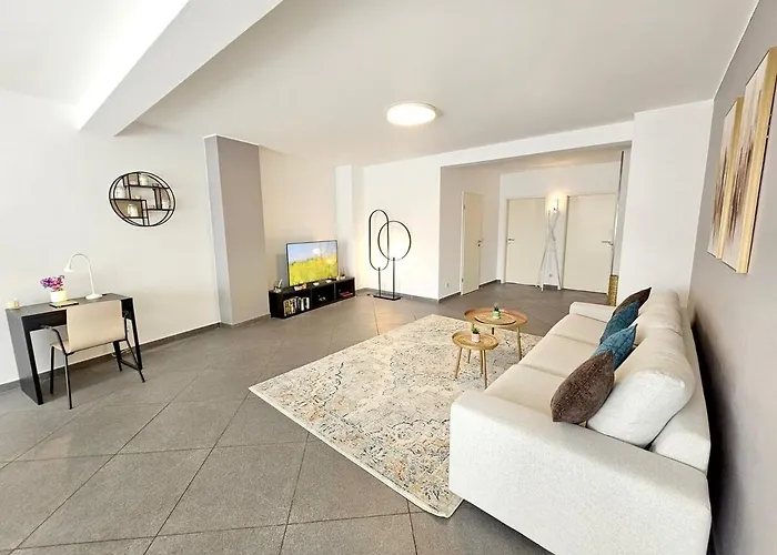 Well-appointed 2br Flat With Terrace&parking-hol127 Luxemburg