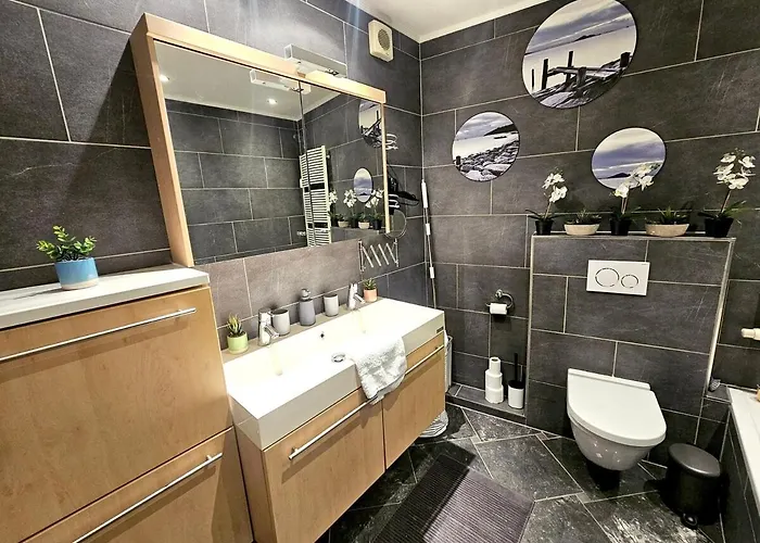 Well-appointed 2br Flat With Terrace&parking-hol127 Apartamento *