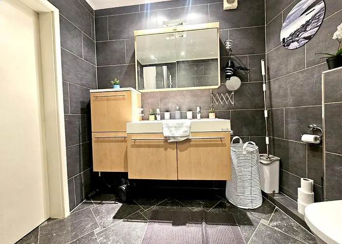 Well-appointed 2br Flat With Terrace&parking-hol127 Luxemburgo